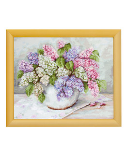 Kirjontapakkaus Taulu Syreenejä